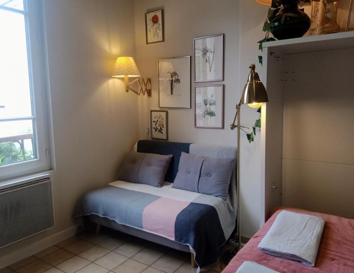 Apartment Authentic House Small, Bright And Calm Paris
